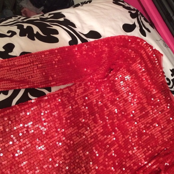 Sequenced Red dress - Picture 3 of 4