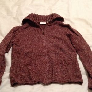 HOLD! Zip front sweater with two pockets