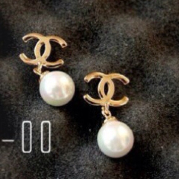 Jewelry - FLASH SALE! GOLD PEARL FASHION EARRINGS-LAST PAIR!