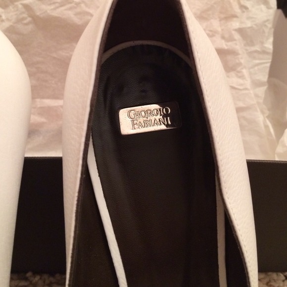 Unique Giorgio Fabiani white shoes, size 8.5 - Picture 4 of 4
