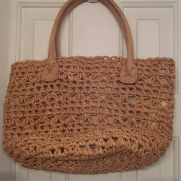 Woven straw tote