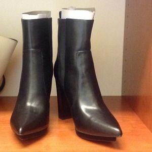 zara platform ankle boot with elastic panel