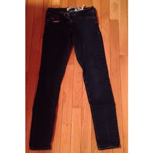 Dark wash jeggings