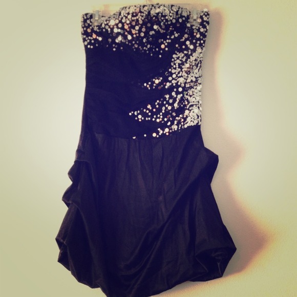 Formal homecoming dress worn once