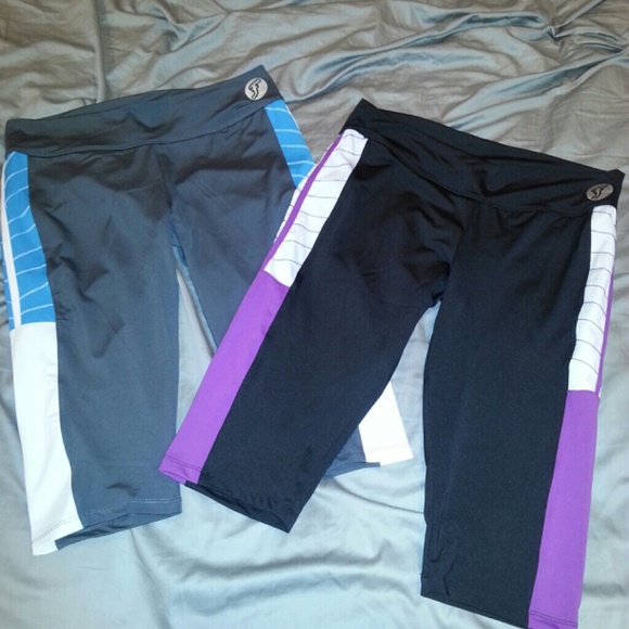 **RESERVED**NWOT Bungee Fitness yoga capris