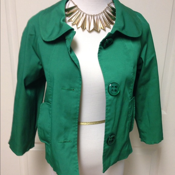 🎉🎉versatile green crop satin jacket🎉🎉 - Picture 2 of 4