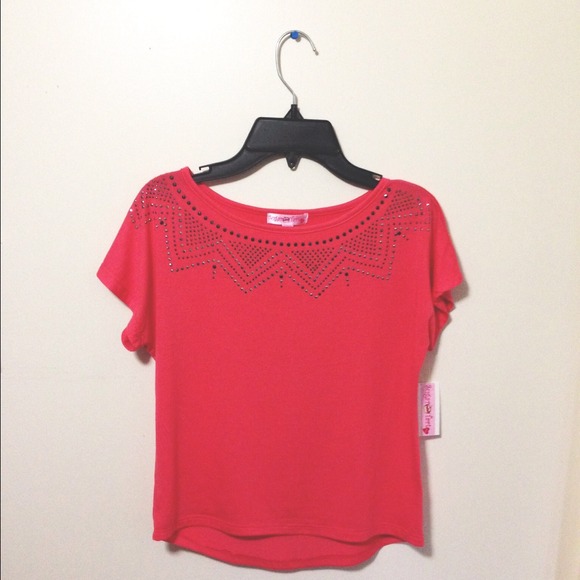 🆕Semi Cropped Top