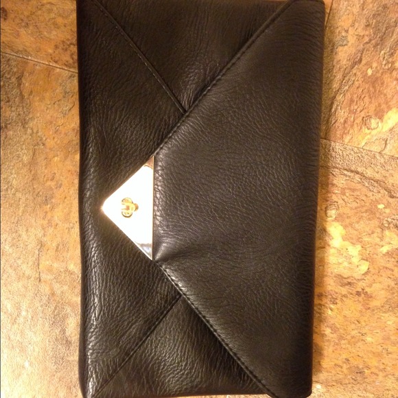 Black clutch