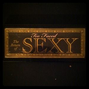 TooFaced the Return of Sexy palette
