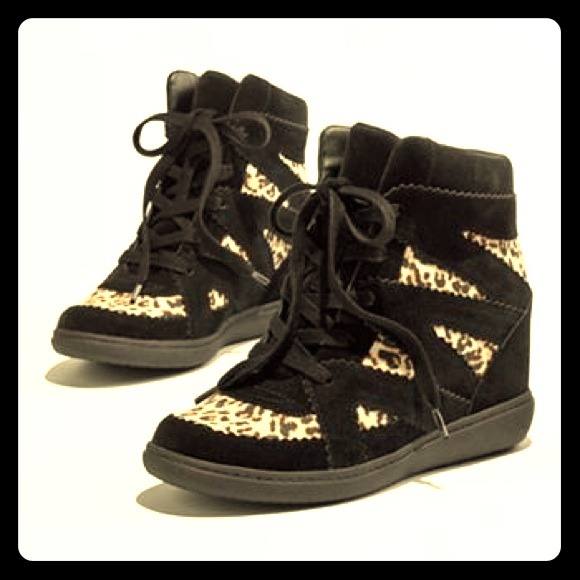 🚫Price Reduced🚫Princess Vera Wang Wedge Sneakers