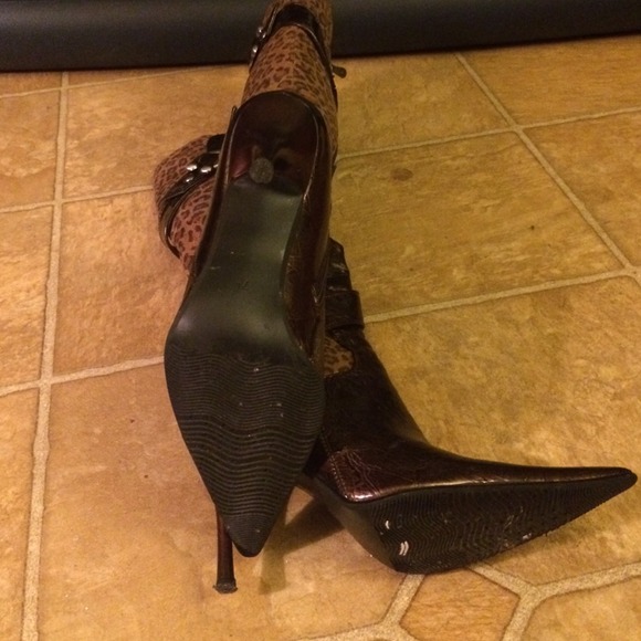 Boots - Picture 3 of 3