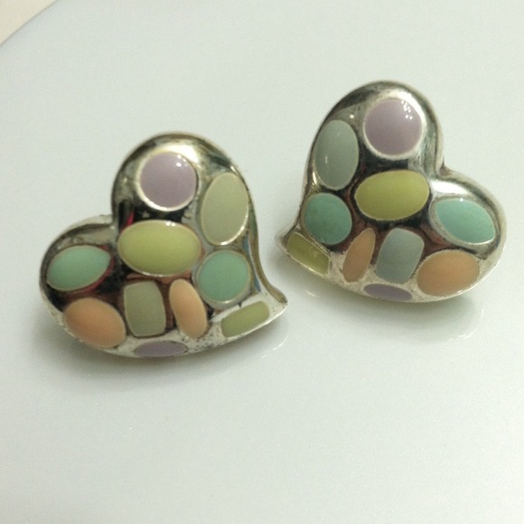 Adorable heart earrings