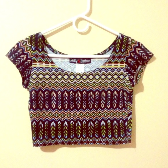 PATTERN CROPPED TOP 💚