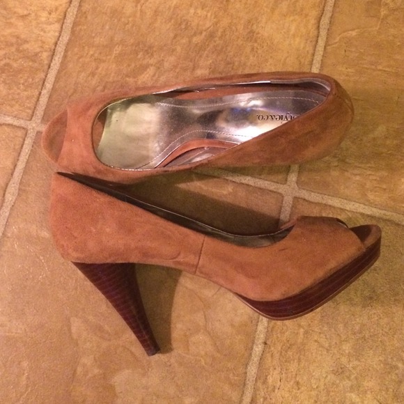Shoes - Picture 2 of 3