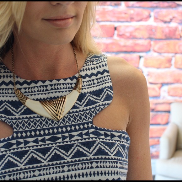 ⬇️Woven tribal cut out mini dress - Picture 3 of 3