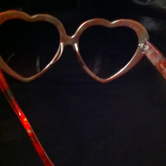 Sunglasses - Picture 3 of 3