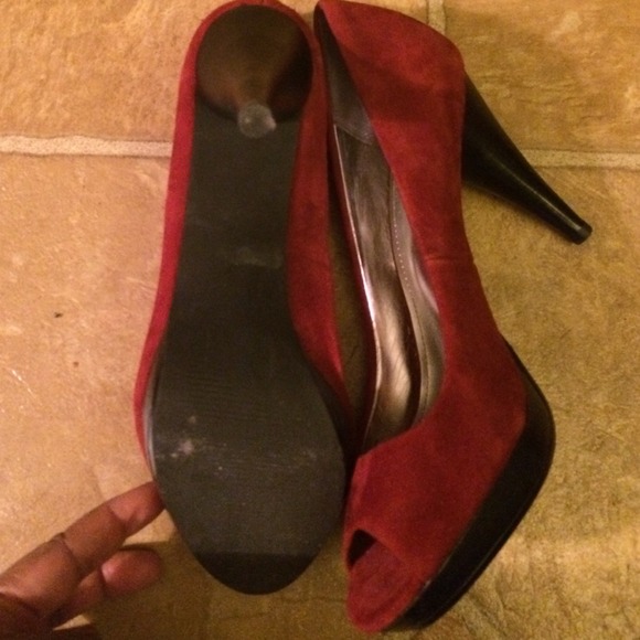 Shoes - Picture 3 of 3