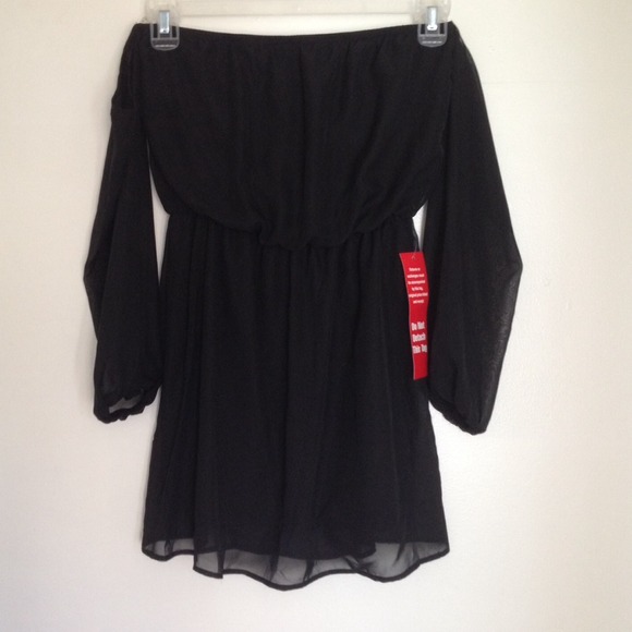 💥Host Pick💥NWT Speechless off-the-shoulder dress - Picture 2 of 2