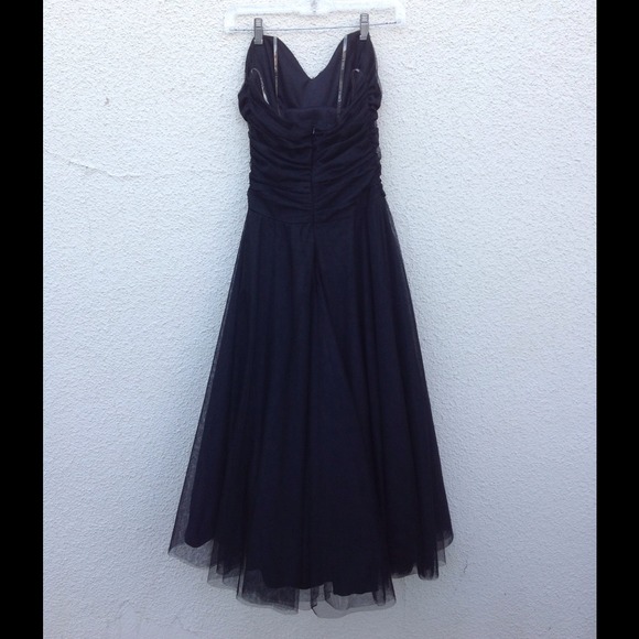 Beautiful strapless gown w/ sweetheart neckline - Picture 2 of 3