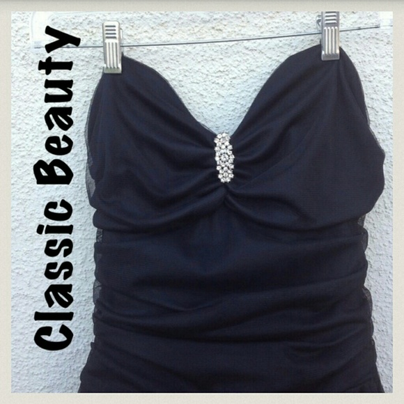 Beautiful strapless gown w/ sweetheart neckline - Picture 3 of 3