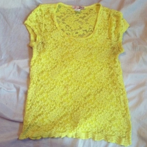 Yellow laced top