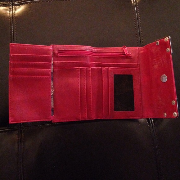 Red wallet - Picture 3 of 4