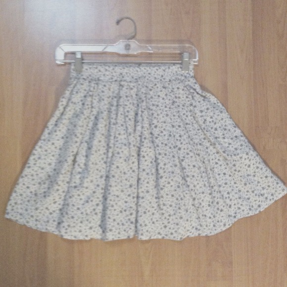 ⛔️TRADED⛔️Brandy melville heather skirt