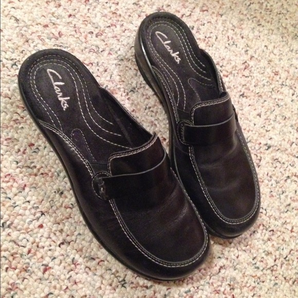 Clarks Black Leather Slides/Mules (Size 8)
