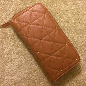 Cognac stud wallet