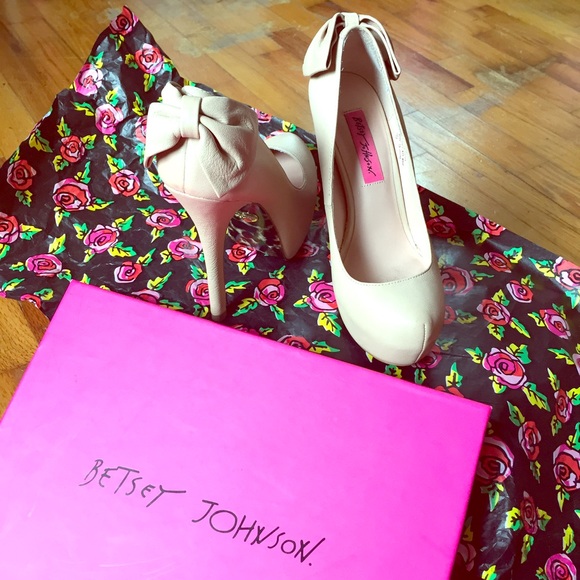 Nude Betsey Johnson heels