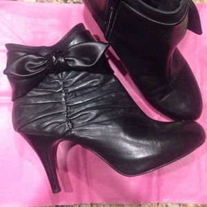 NINE WEST leather ankle boots *reduced*