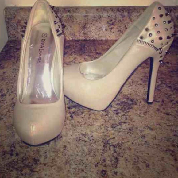 Nude spiked pumps :)