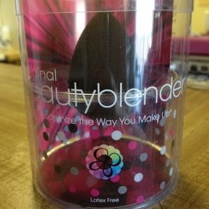 ON HOLD for @tslainez89 Brand New BeautyBlenderPro