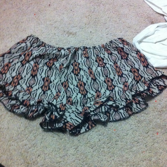 Brandy Melville vodi shorts