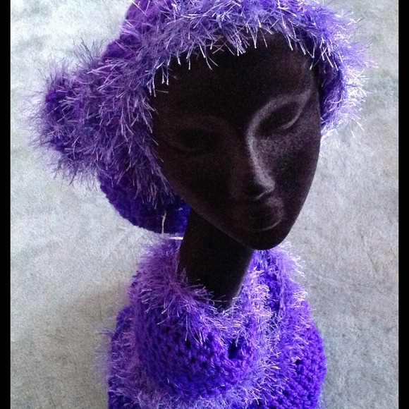 Sassy hat and scarf - Picture 1 of 2