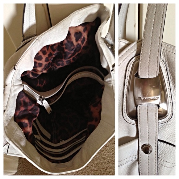 B Makowsky White Purse medium to large size - Picture 2 of 2