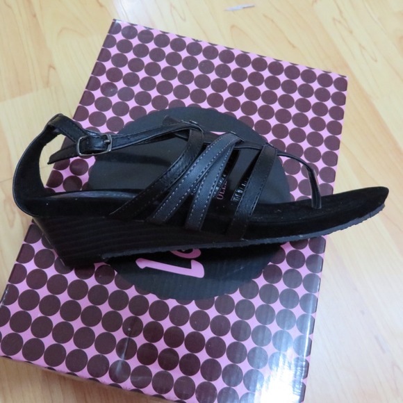 Shoes - Picture 3 of 3