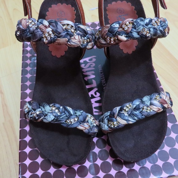 Shoes - Picture 2 of 4