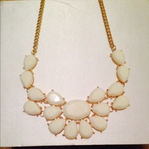Statement piece necklace