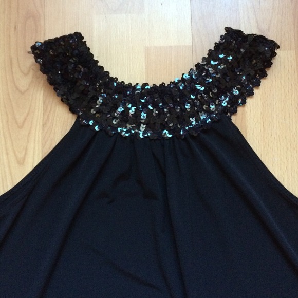 Black Dress - Picture 2 of 5