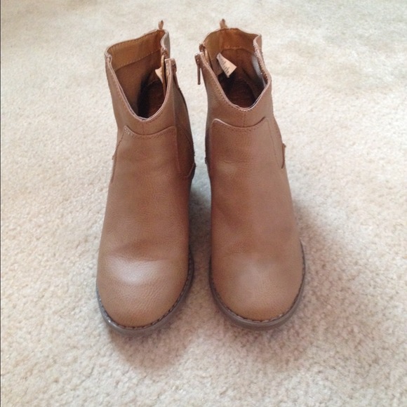 🚫Sold in bundle-Old Navy ankle booties🚫 - Picture 2 of 2