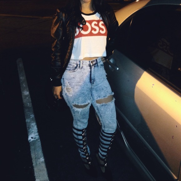 High waisted shredded thigh jeans! - Picture 4 of 4