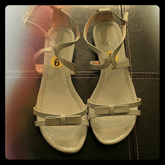 9 WEST MINT GREEN SANDALS. BARELY WORN.