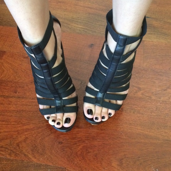 STEVE MADDEN "NICEE" strappy wedged heel - Picture 1 of 2
