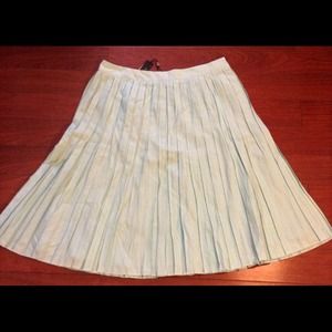 The perfect skirt for spring! NWT-talbot's!