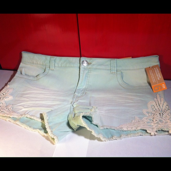 ✅✅Lace shorts size 10