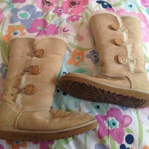 Bailey Button Triple UGG Boots in Sand