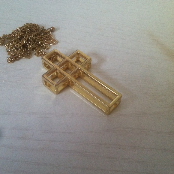 Cross shaped neckless