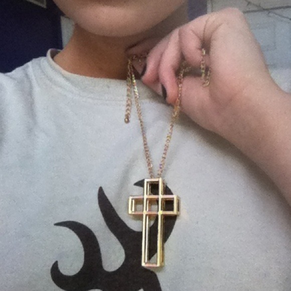 Cross shaped neckless - Picture 2 of 2