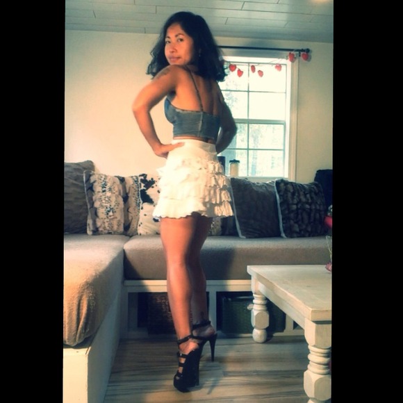White Ruffled Skirt US 4